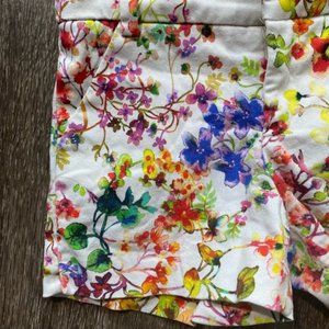kids floral shorts. Size 5/6